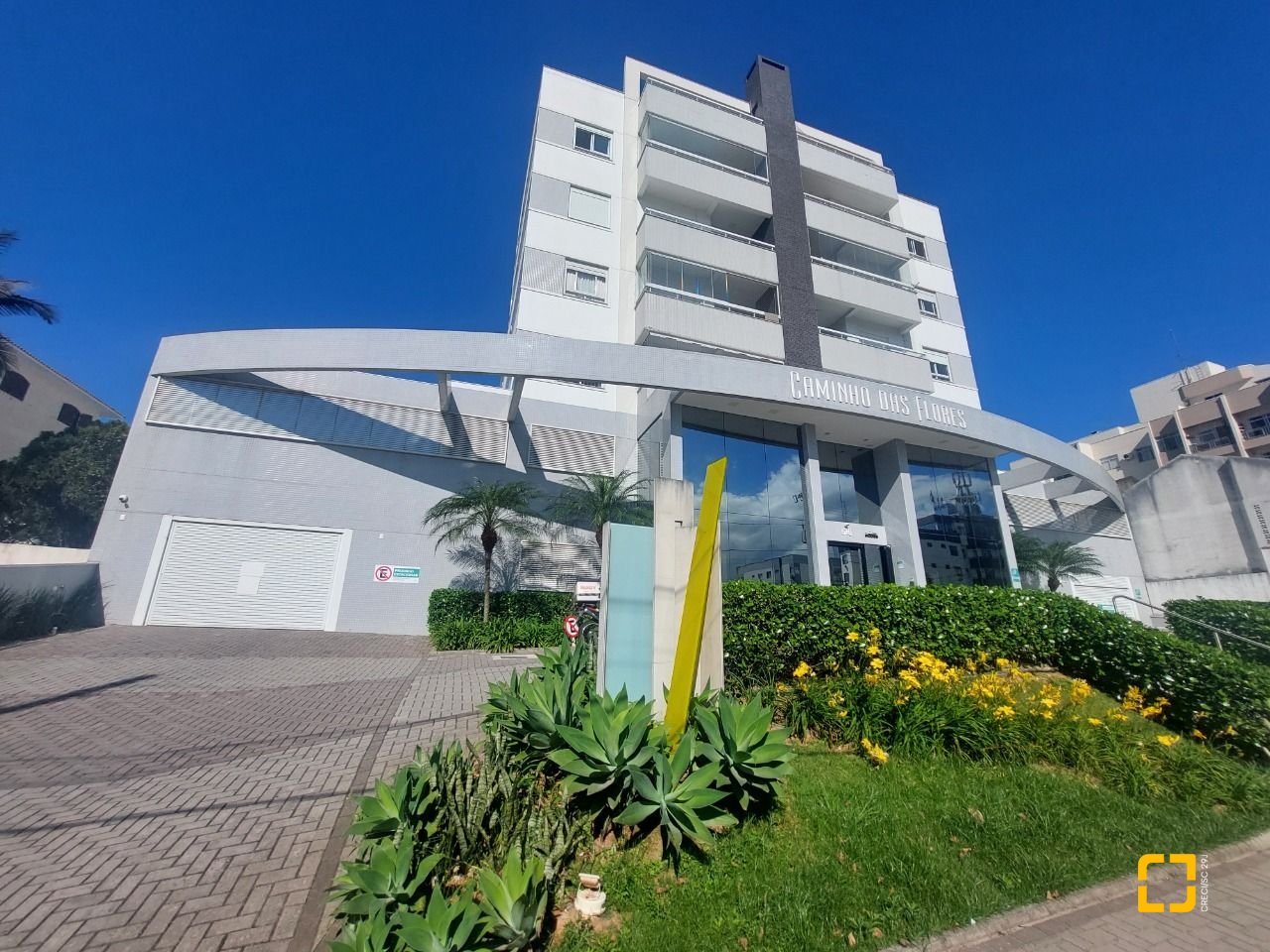 Cobertura com 142m², 2 quartos (sendo 1 suíte), 2 garagens, no bairro Abraão em Florianópolis