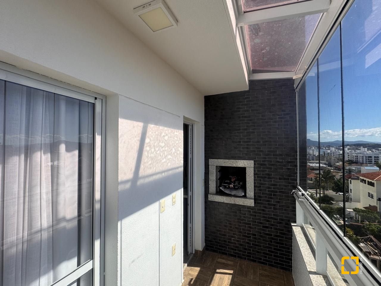 Cobertura com 142m², 2 quartos (sendo 1 suíte), 2 garagens, no bairro Abraão em Florianópolis