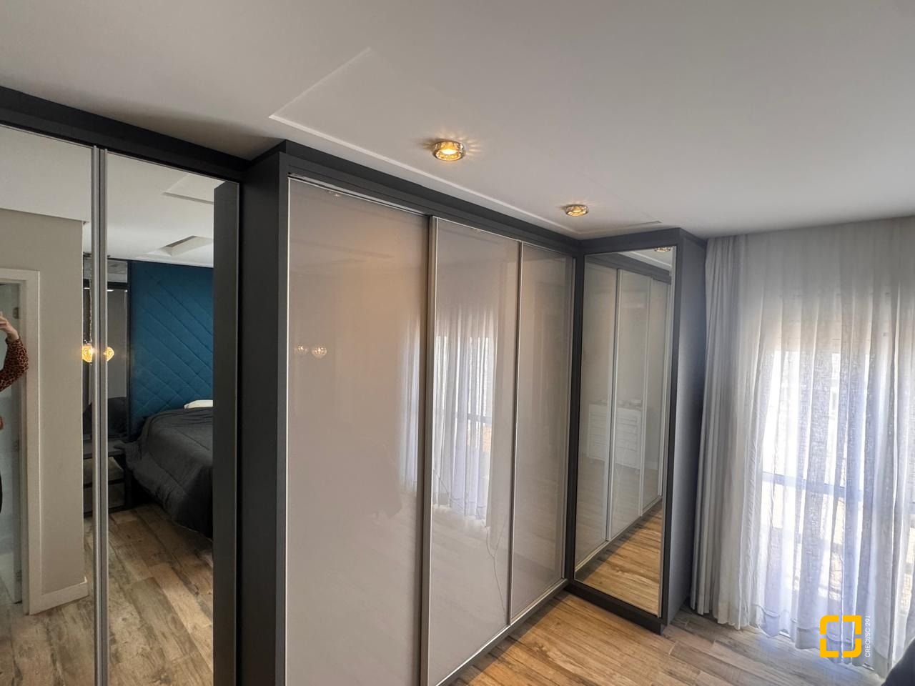 Cobertura com 142m², 2 quartos (sendo 1 suíte), 2 garagens, no bairro Abraão em Florianópolis