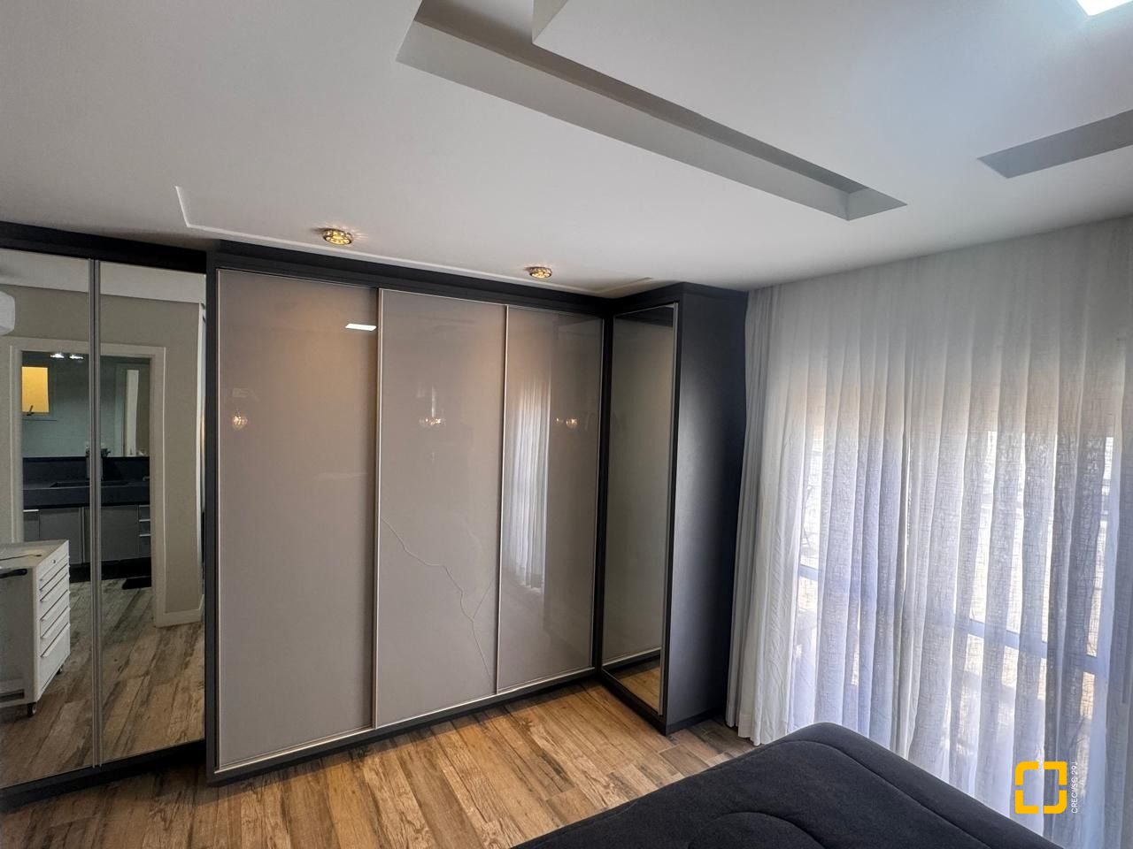 Cobertura com 142m², 2 quartos (sendo 1 suíte), 2 garagens, no bairro Abraão em Florianópolis