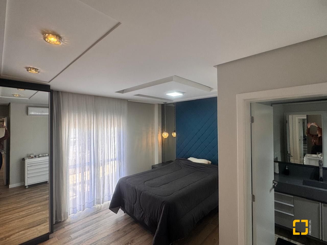 Cobertura com 142m², 2 quartos (sendo 1 suíte), 2 garagens, no bairro Abraão em Florianópolis
