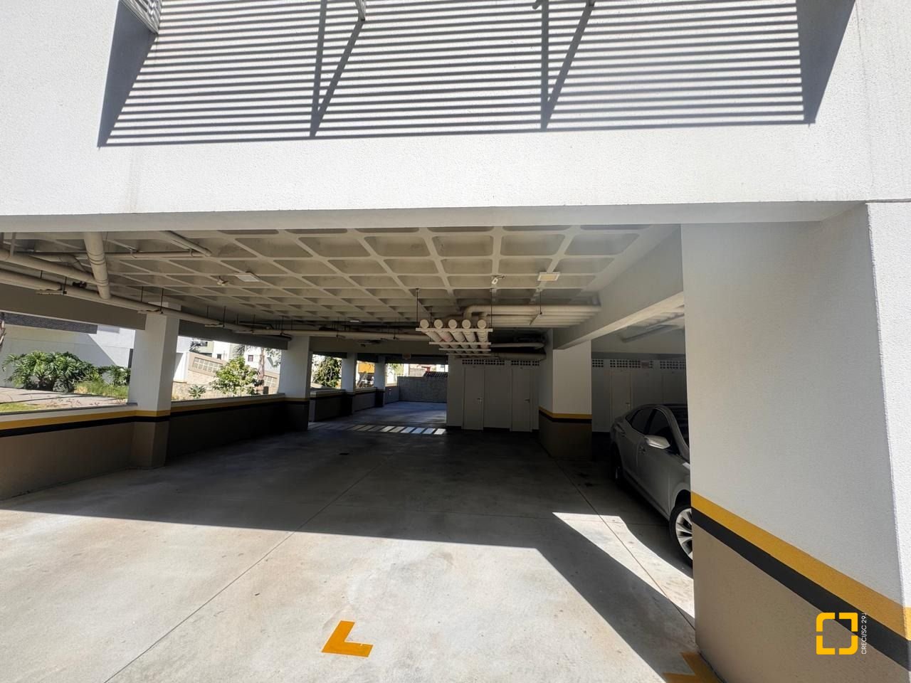 Cobertura com 142m², 2 quartos (sendo 1 suíte), 2 garagens, no bairro Abraão em Florianópolis
