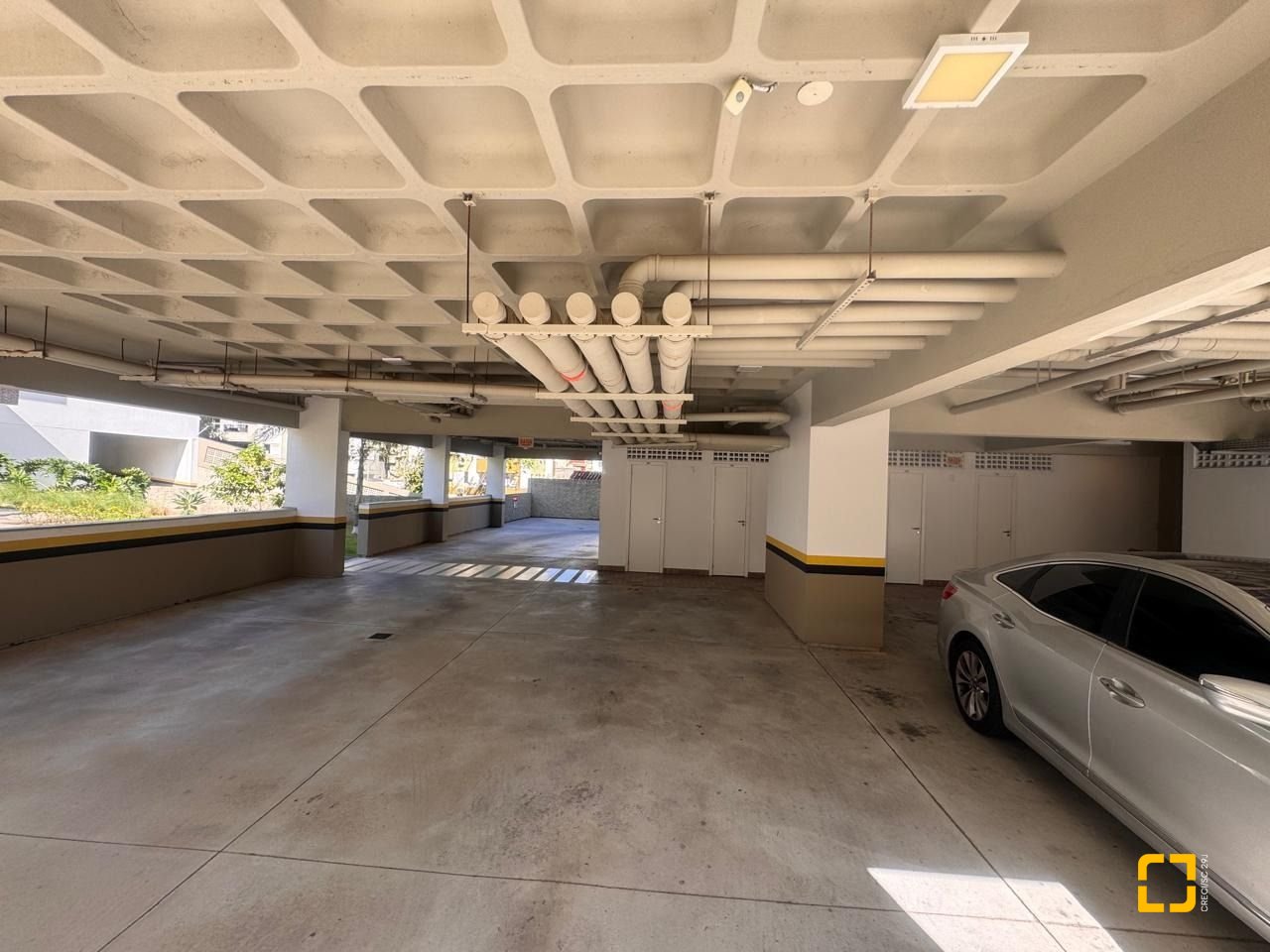 Cobertura com 142m², 2 quartos (sendo 1 suíte), 2 garagens, no bairro Abraão em Florianópolis
