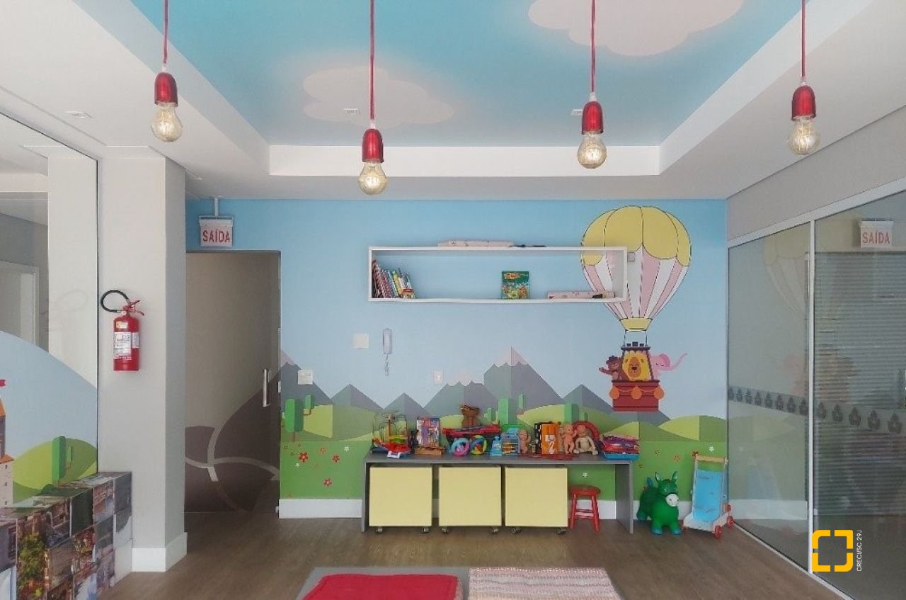 Cobertura com 142m², 2 quartos (sendo 1 suíte), 2 garagens, no bairro Abraão em Florianópolis