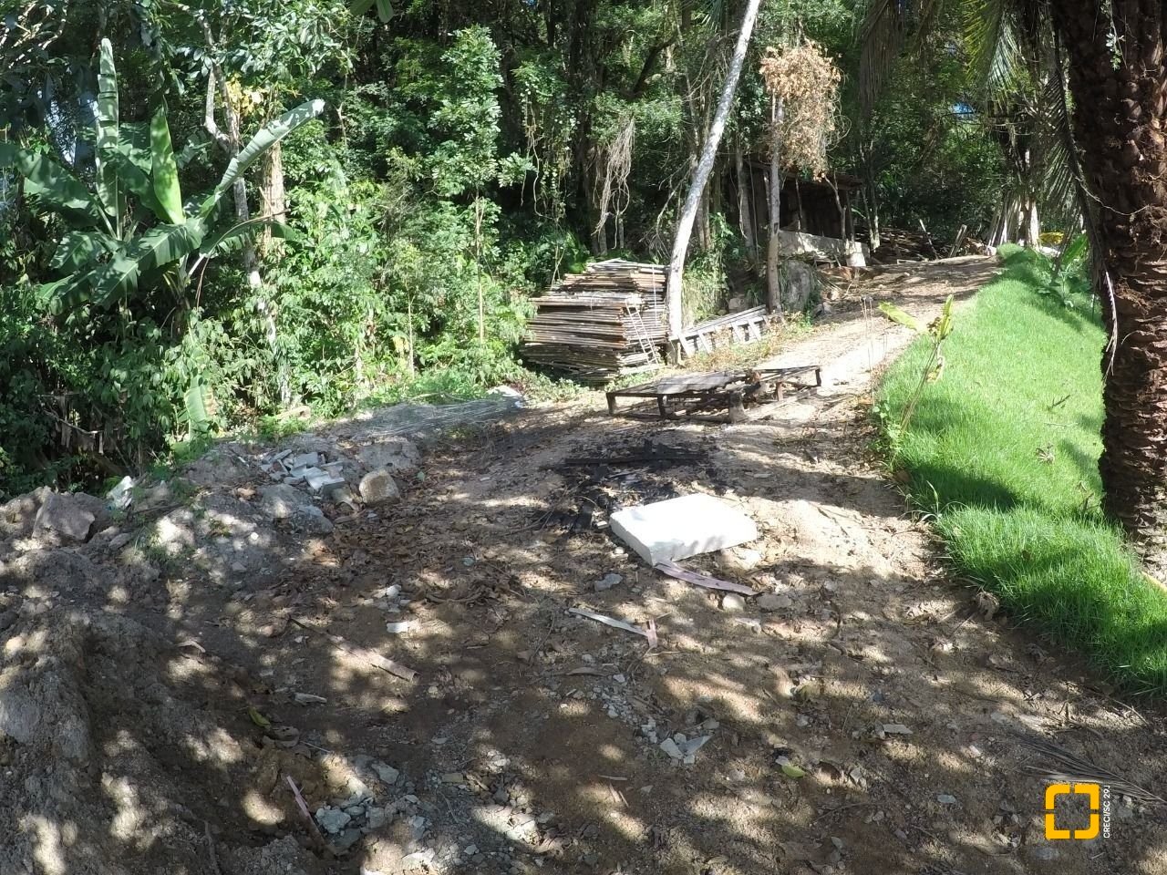 Terreno com 15546m², no bairro Sambaqui em Florianópolis
