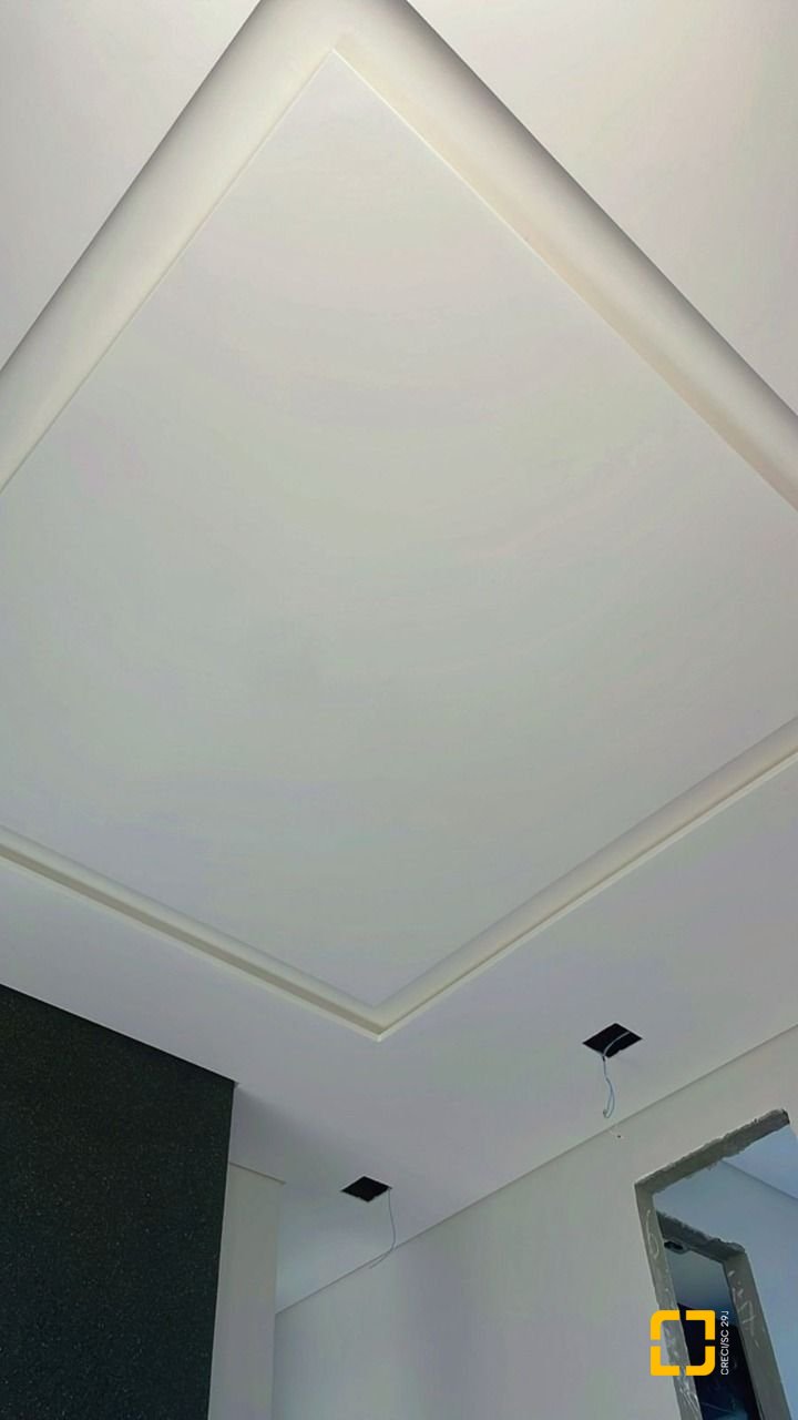 Casa de Condomínio com 375m², 6 quartos (sendo 3 suítes), 2 garagens, no bairro Rio Vermelho em Florianópolis