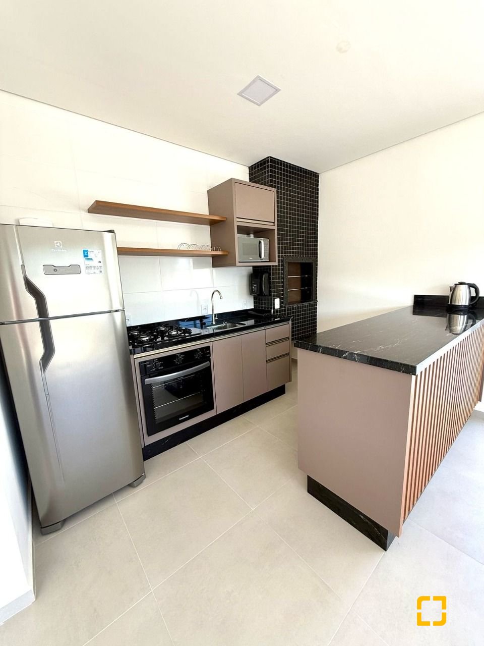 Apartamento com 90m², 3 quartos (sendo 1 suíte), 1 garagem, no bairro Ingleses em Florianópolis