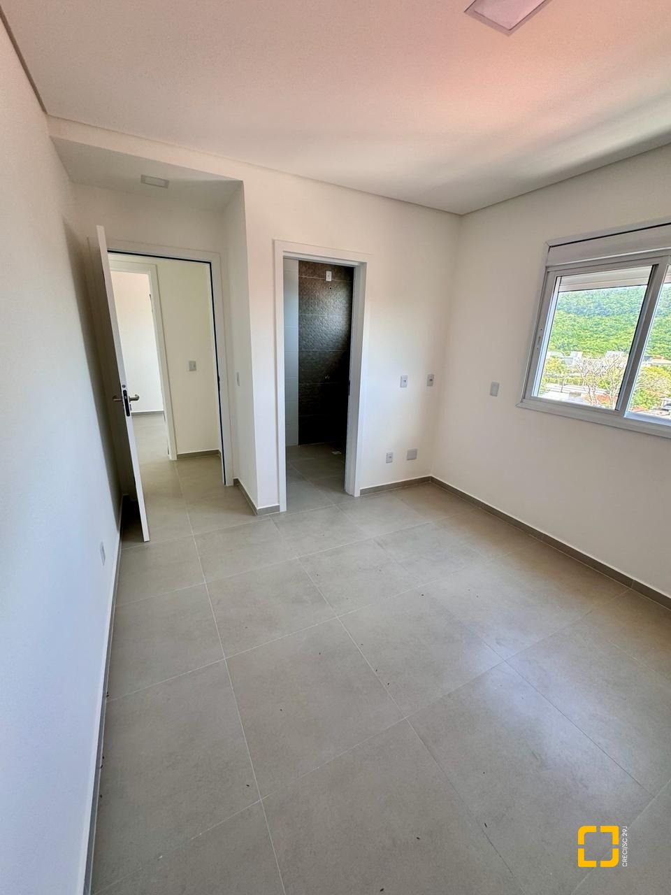 Apartamento com 90m², 3 quartos (sendo 1 suíte), 1 garagem, no bairro Ingleses em Florianópolis