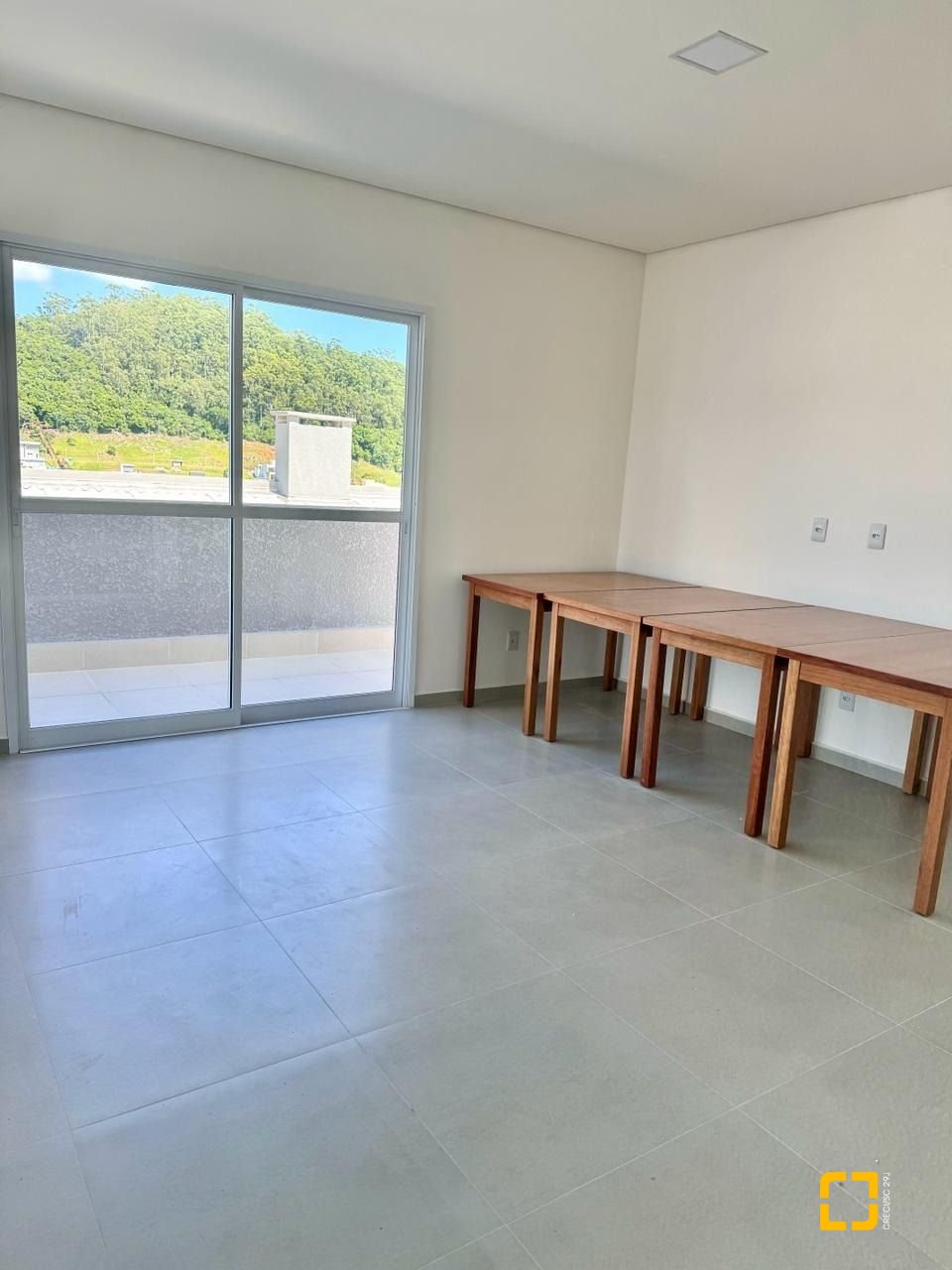 Apartamento com 90m², 3 quartos (sendo 1 suíte), 1 garagem, no bairro Ingleses em Florianópolis