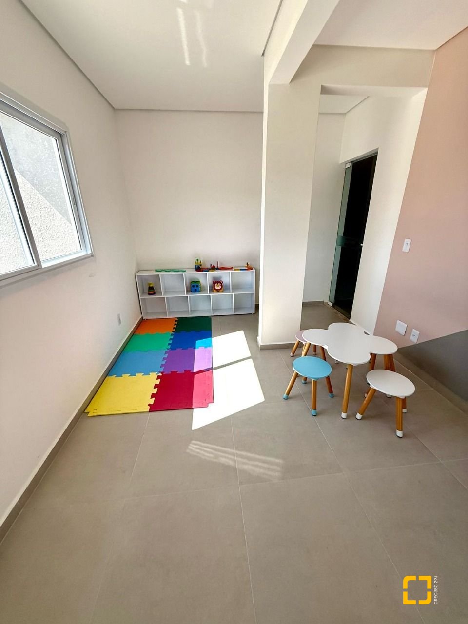 Apartamento com 90m², 3 quartos (sendo 1 suíte), 1 garagem, no bairro Ingleses em Florianópolis