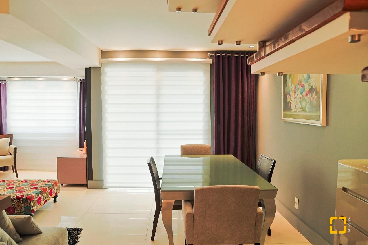 Apartamento com 156m², 4 quartos (sendo 2 suítes), 2 garagens, no bairro Centro em Florianópolis