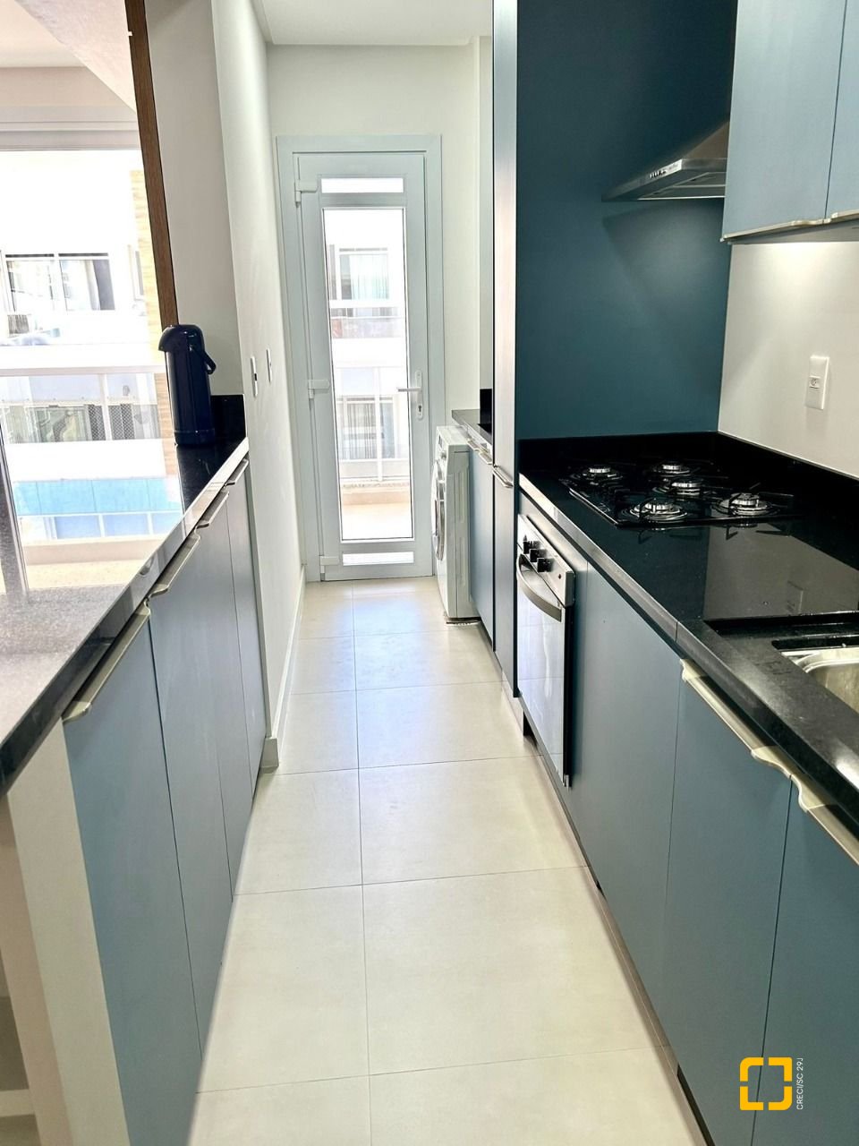 Apartamento com 112m², 4 quartos (sendo 1 suíte), 2 garagens, no bairro Ingleses em Florianópolis