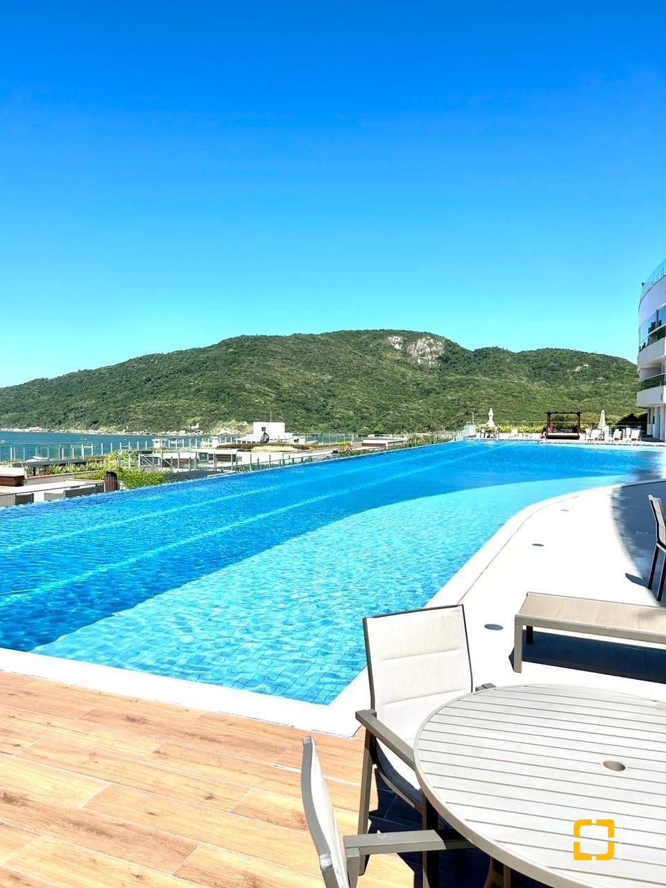 Apartamento com 112m², 4 quartos (sendo 1 suíte), 2 garagens, no bairro Ingleses em Florianópolis