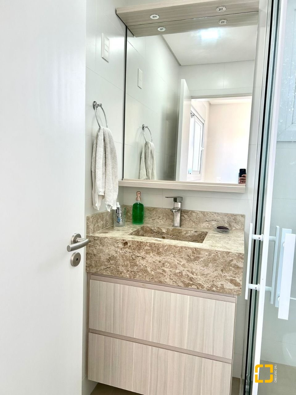 Apartamento com 112m², 4 quartos (sendo 1 suíte), 2 garagens, no bairro Ingleses em Florianópolis