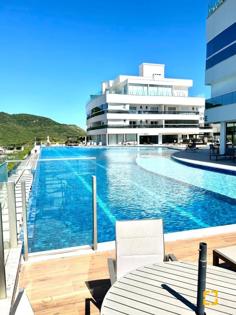 Apartamento com 112m², 4 quartos (sendo 1 suíte), 2 garagens, no bairro Ingleses em Florianópolis