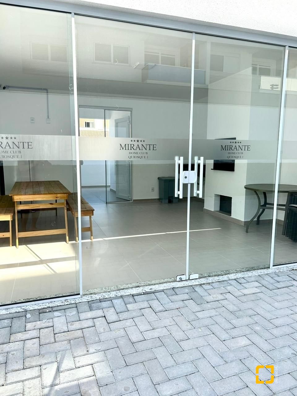 Apartamento com 112m², 4 quartos (sendo 1 suíte), 2 garagens, no bairro Ingleses em Florianópolis