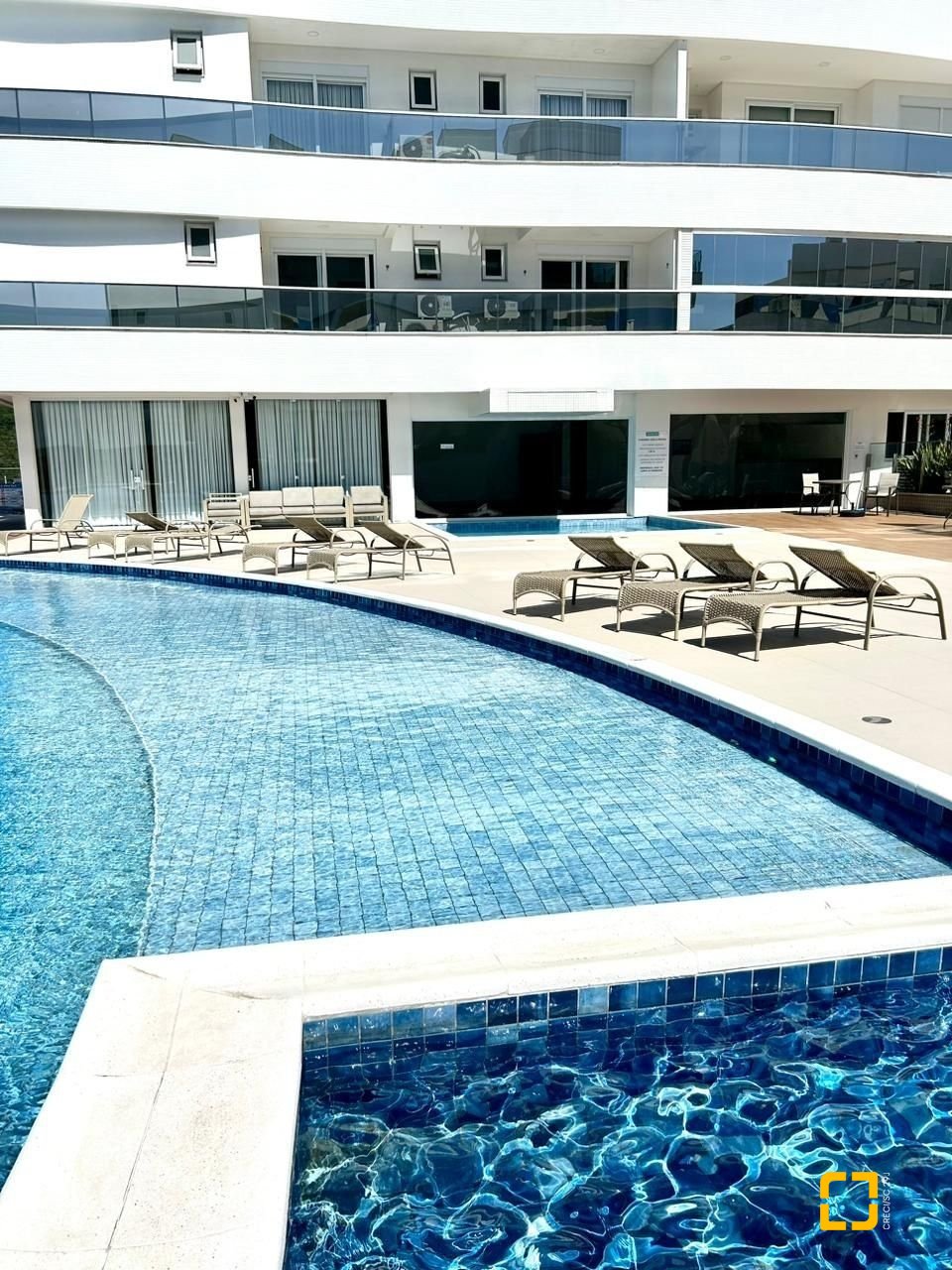 Apartamento com 112m², 4 quartos (sendo 1 suíte), 2 garagens, no bairro Ingleses em Florianópolis
