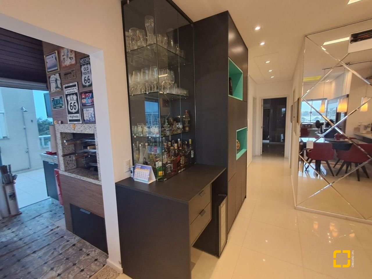 Cobertura com 166m², 4 quartos (sendo 1 suíte), 2 garagens, no bairro Campeche em Florianópolis