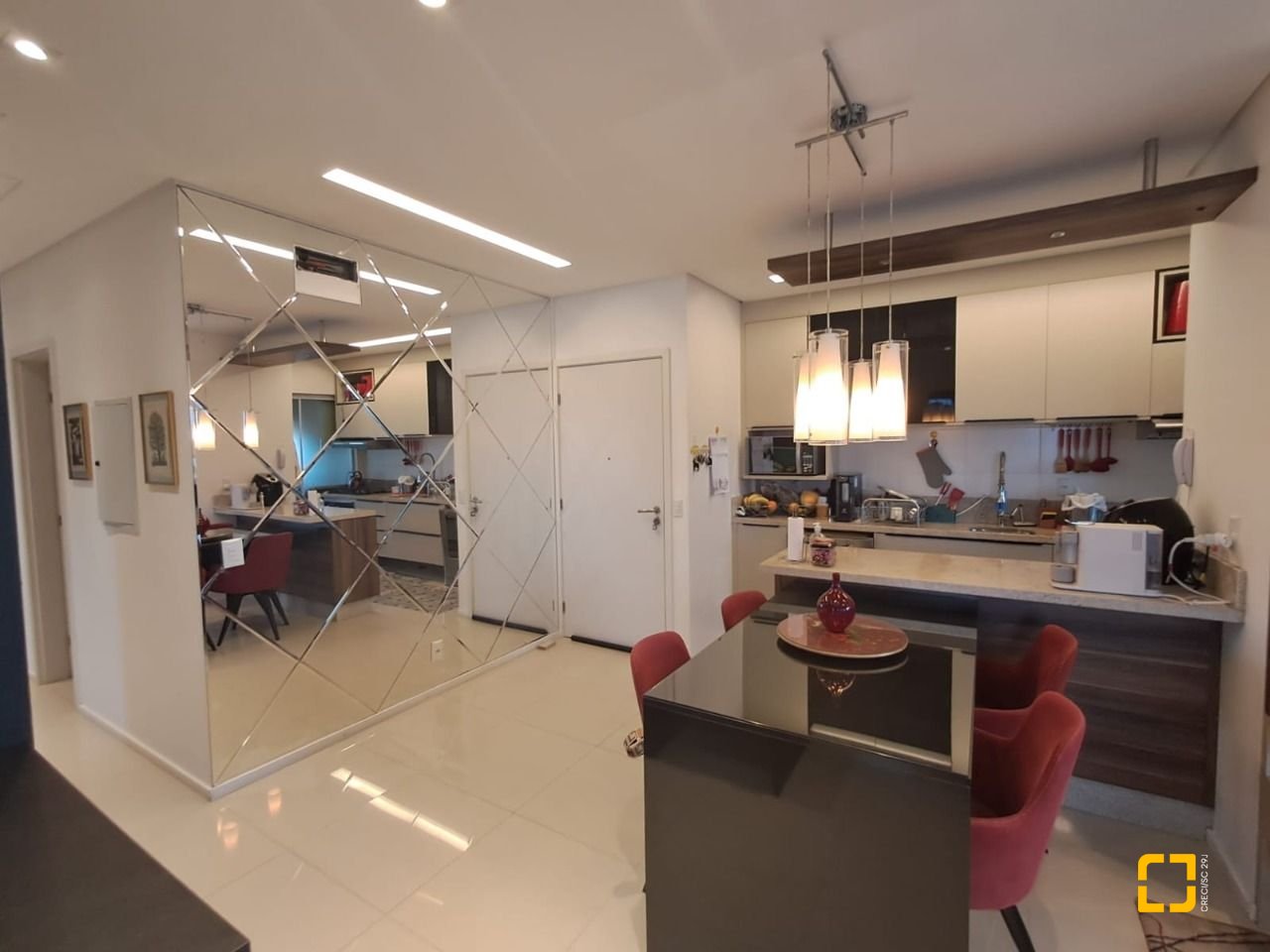 Cobertura com 166m², 4 quartos (sendo 1 suíte), 2 garagens, no bairro Campeche em Florianópolis
