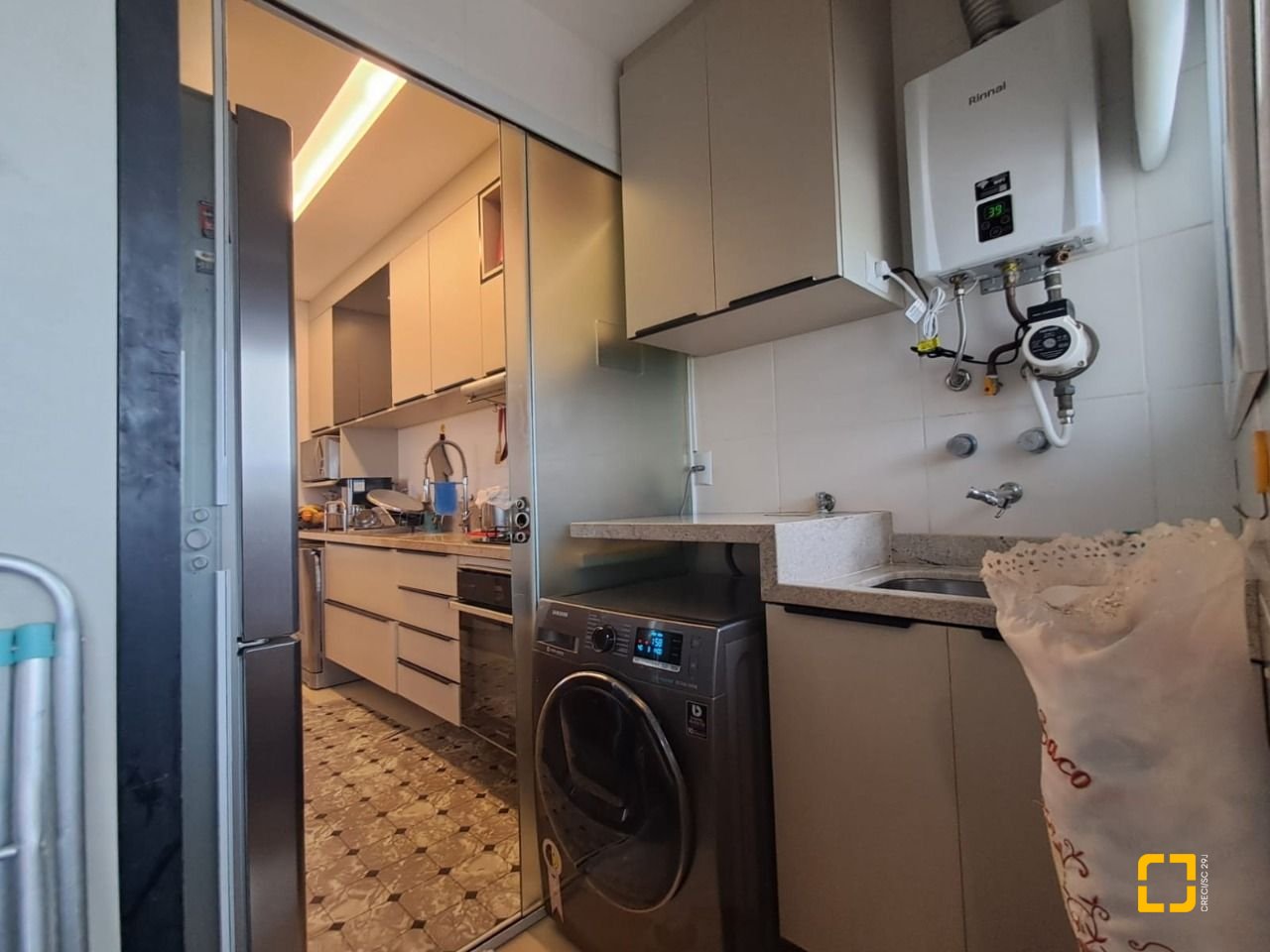 Cobertura com 166m², 4 quartos (sendo 1 suíte), 2 garagens, no bairro Campeche em Florianópolis