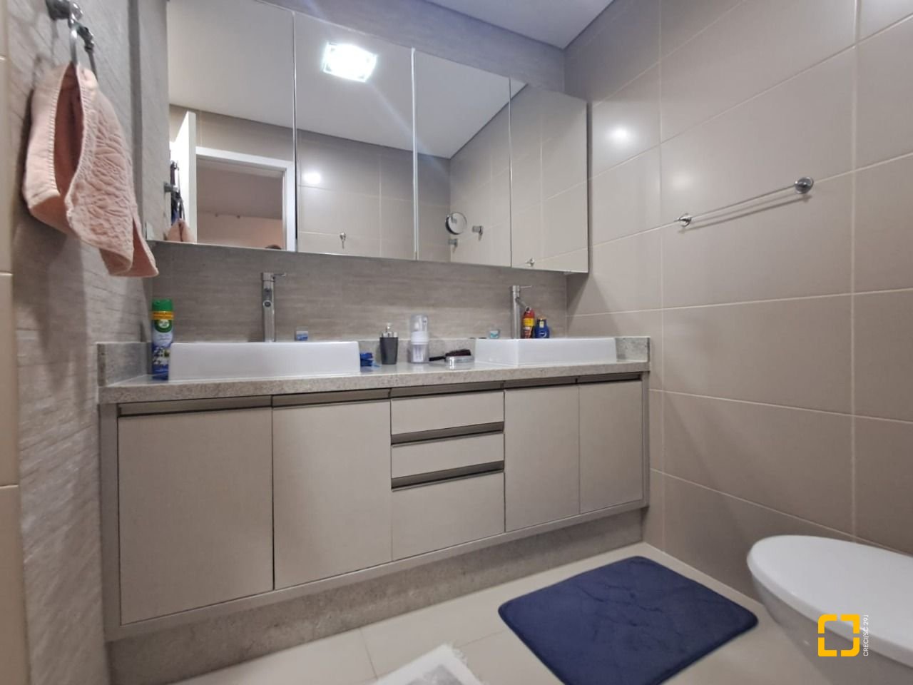 Cobertura com 166m², 4 quartos (sendo 1 suíte), 2 garagens, no bairro Campeche em Florianópolis