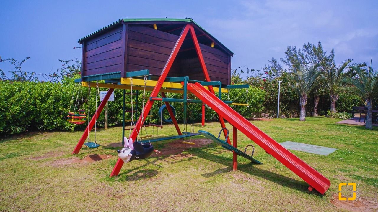 Cobertura com 166m², 4 quartos (sendo 1 suíte), 2 garagens, no bairro Campeche em Florianópolis