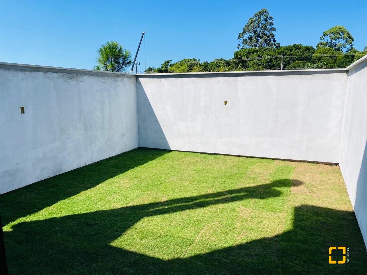 Casa com 127m², 5 quartos (sendo 2 suítes), 2 garagens, no bairro Campeche em Florianópolis