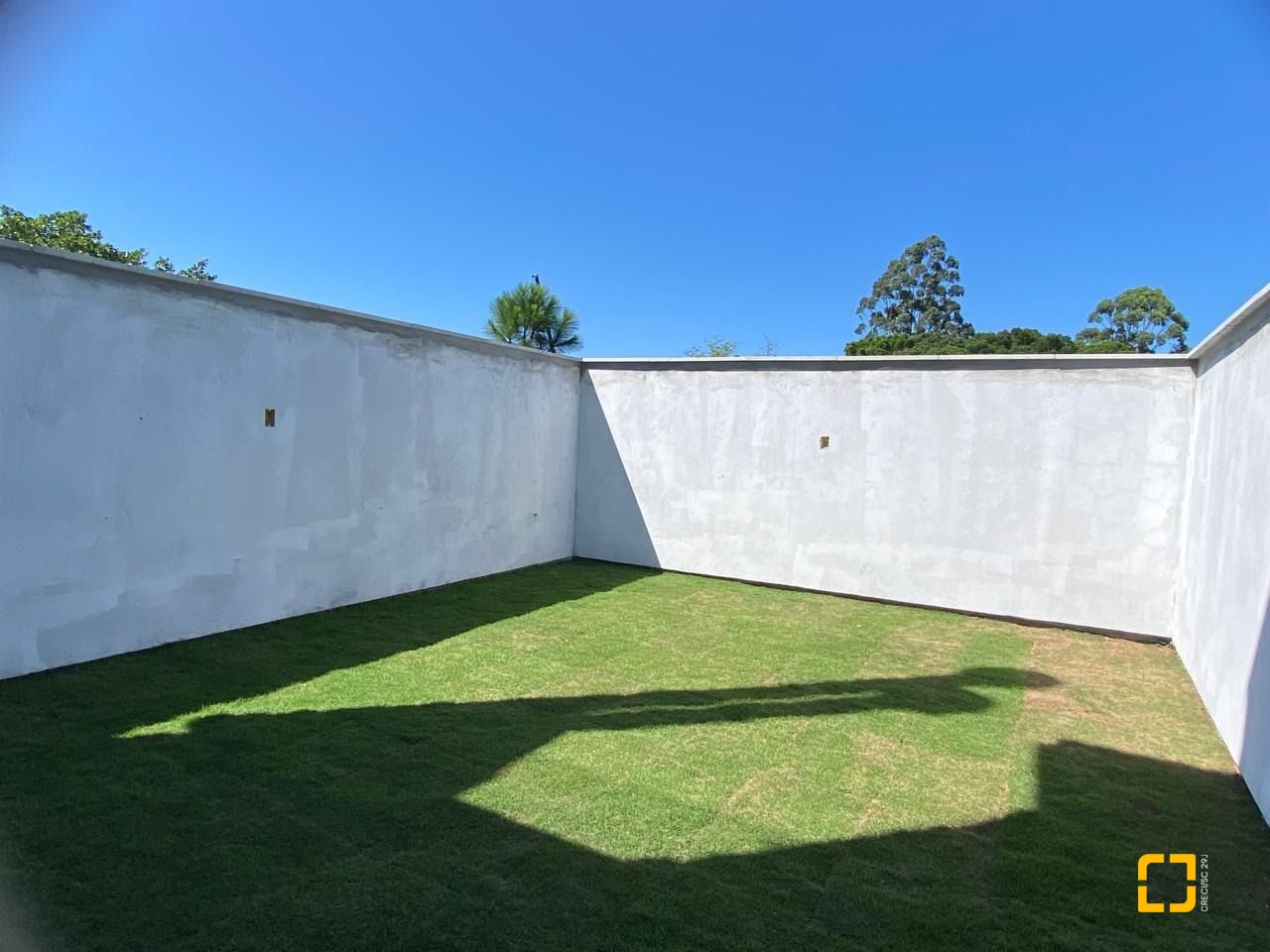 Casa com 127m², 5 quartos (sendo 2 suítes), 2 garagens, no bairro Campeche em Florianópolis
