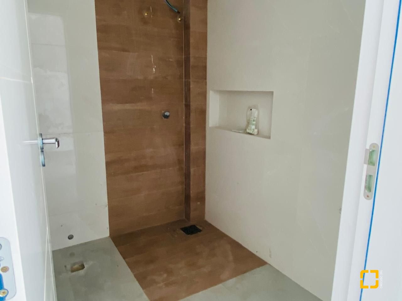 Casa com 127m², 5 quartos (sendo 2 suítes), 2 garagens, no bairro Campeche em Florianópolis