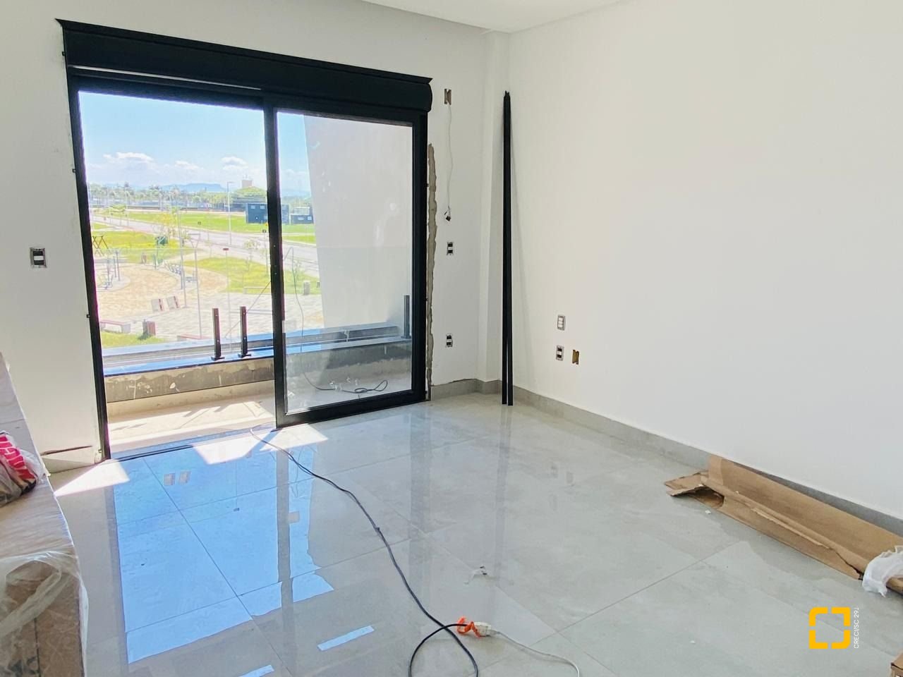 Casa com 127m², 5 quartos (sendo 2 suítes), 2 garagens, no bairro Campeche em Florianópolis