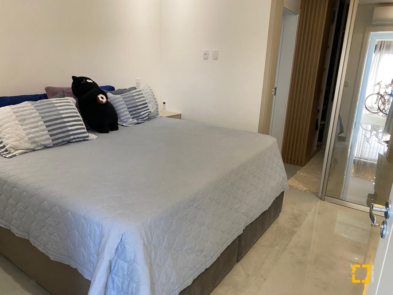 Casa com 127m², 5 quartos (sendo 2 suítes), 2 garagens, no bairro Campeche em Florianópolis