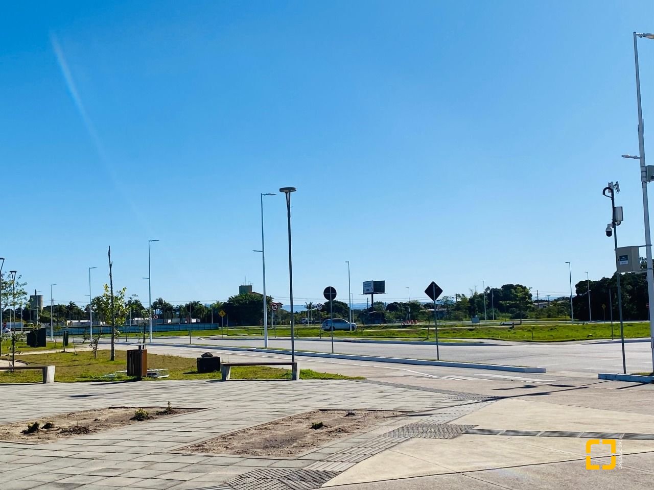 Casa com 127m², 5 quartos (sendo 2 suítes), 2 garagens, no bairro Campeche em Florianópolis