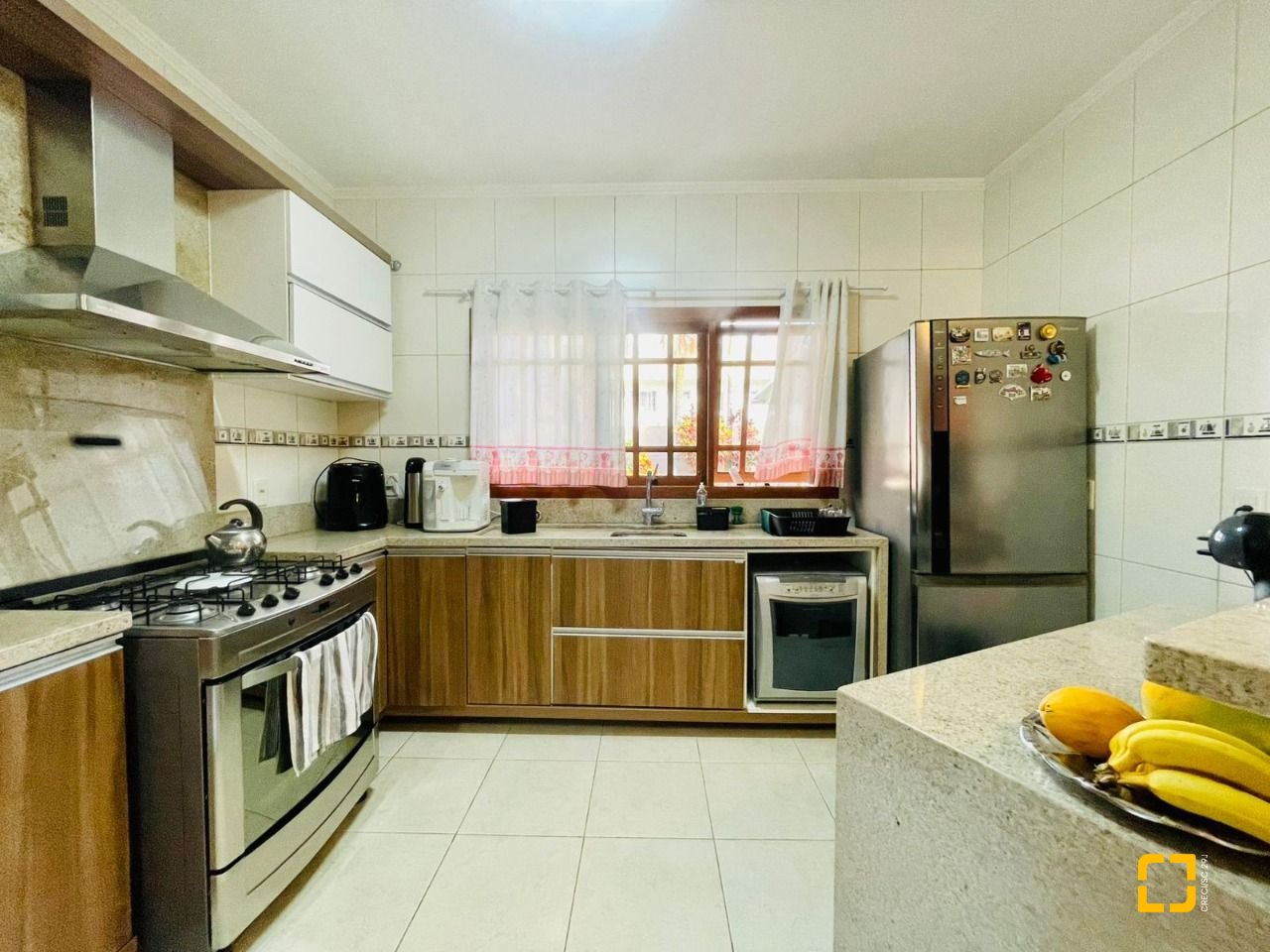 Casa com 254m², 5 quartos (sendo 1 suíte), 3 garagens, no bairro Ingleses em Florianópolis