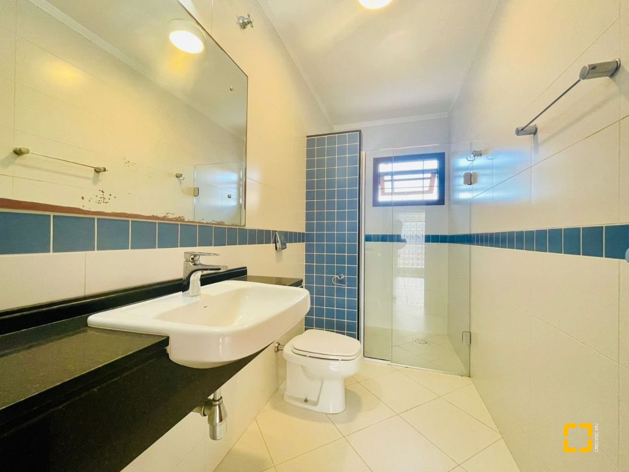 Casa com 254m², 5 quartos (sendo 1 suíte), 3 garagens, no bairro Ingleses em Florianópolis