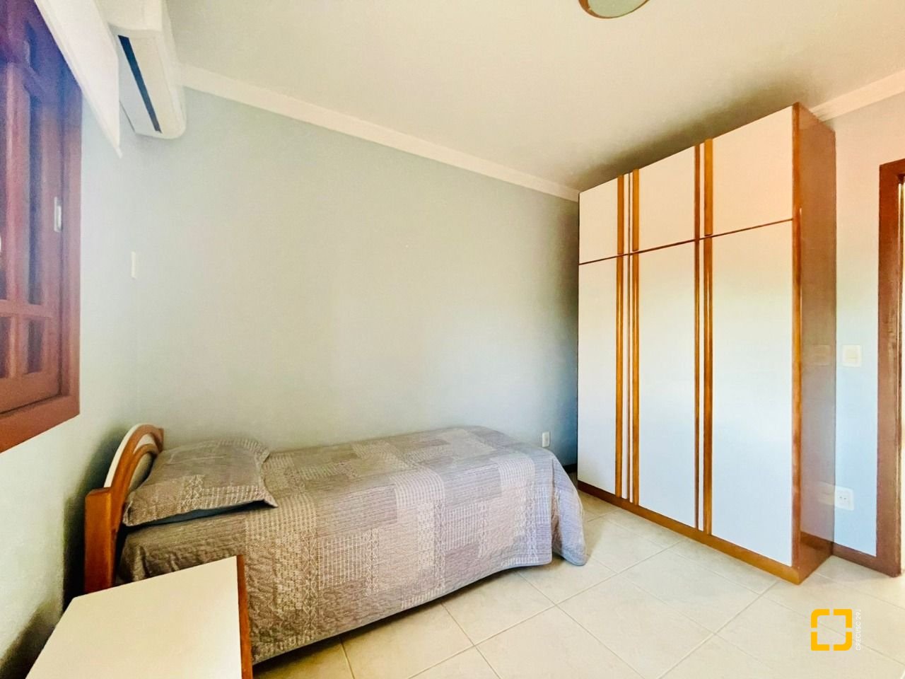 Casa com 254m², 5 quartos (sendo 1 suíte), 3 garagens, no bairro Ingleses em Florianópolis
