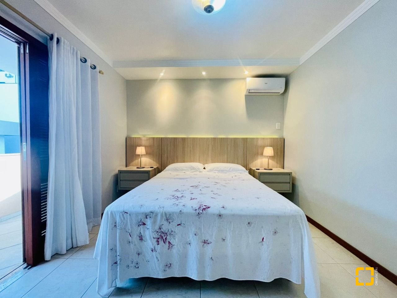 Casa com 254m², 5 quartos (sendo 1 suíte), 3 garagens, no bairro Ingleses em Florianópolis