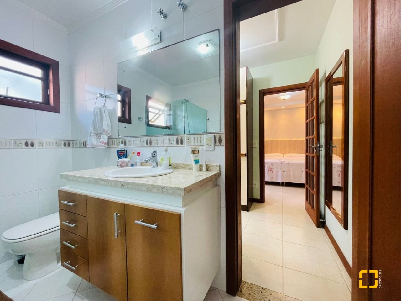 Casa com 254m², 5 quartos (sendo 1 suíte), 3 garagens, no bairro Ingleses em Florianópolis
