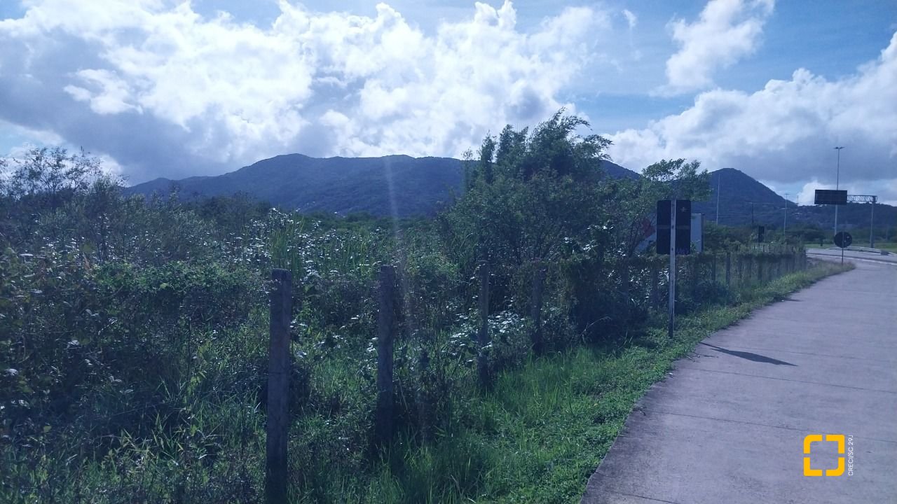 Terreno com 10911m², no bairro Carianos em Florianópolis