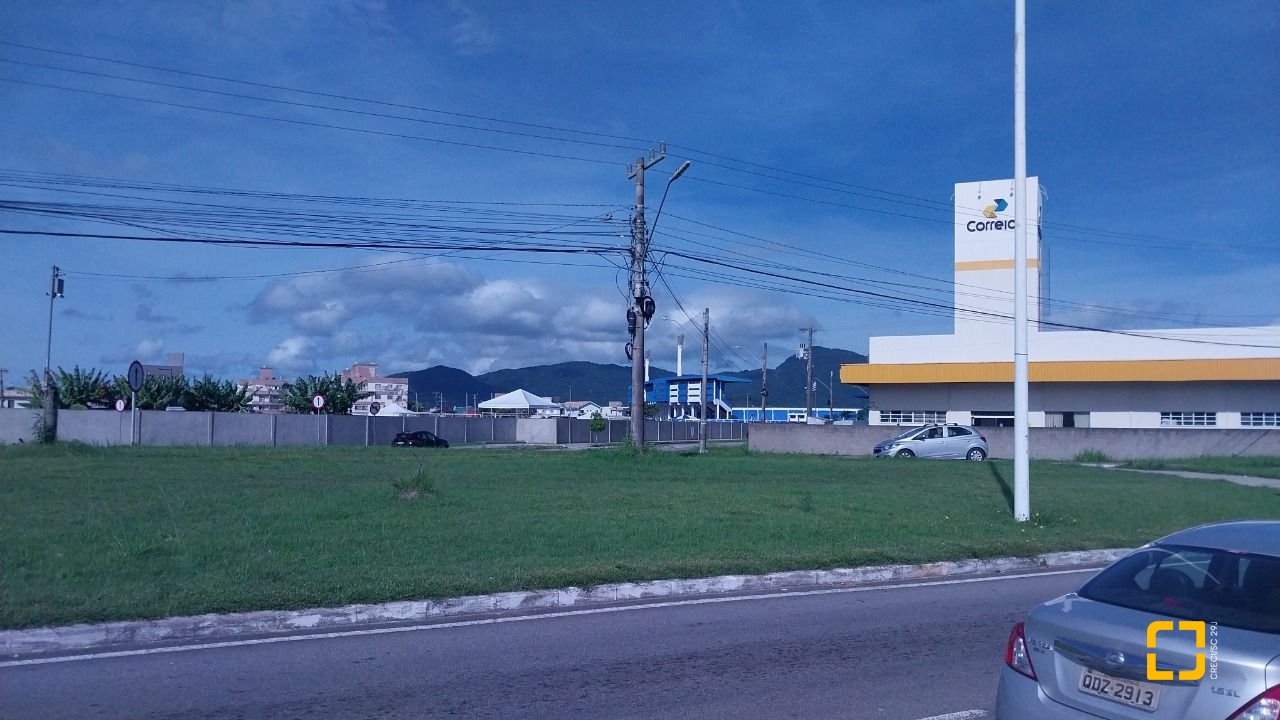 Terreno com 10911m², no bairro Carianos em Florianópolis