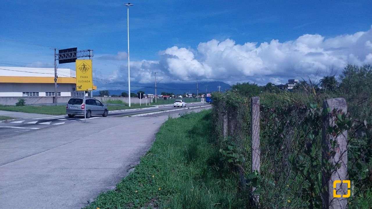 Terreno com 10911m², no bairro Carianos em Florianópolis