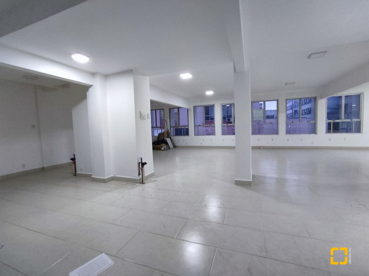 Sala com 203m², no bairro Centro em Florianópolis