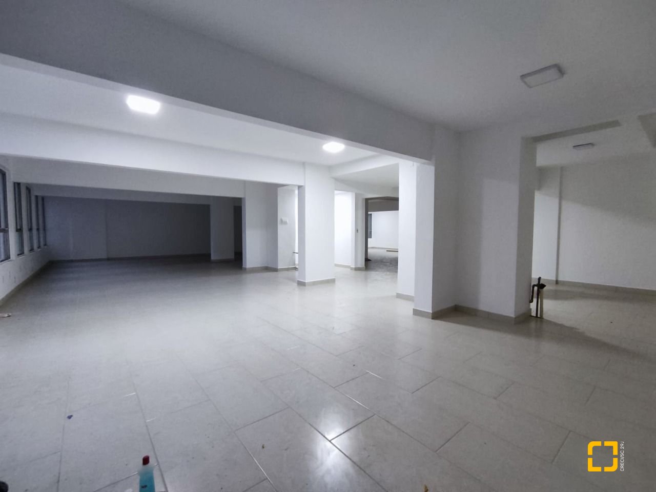 Sala com 203m², no bairro Centro em Florianópolis