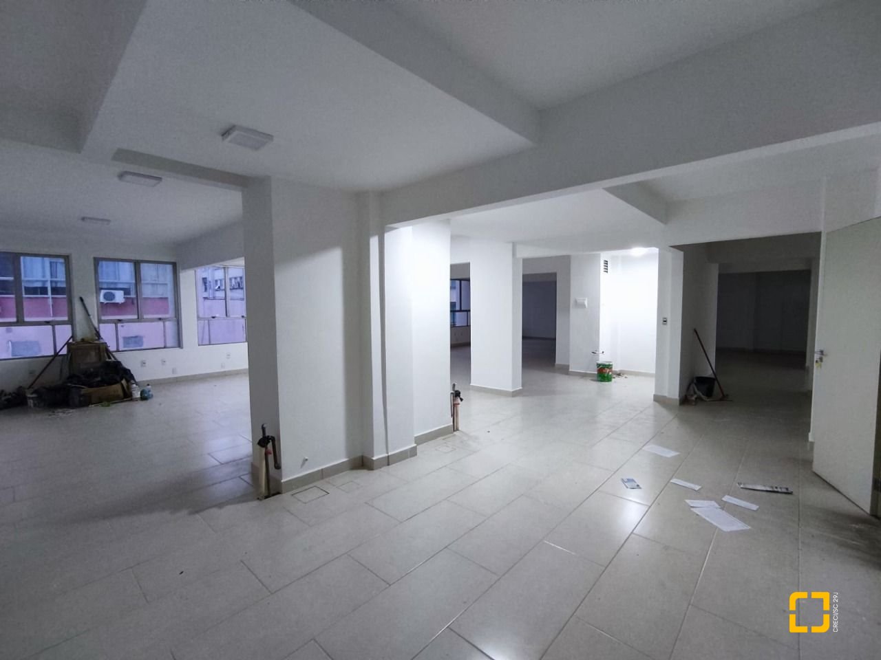 Sala com 203m², no bairro Centro em Florianópolis