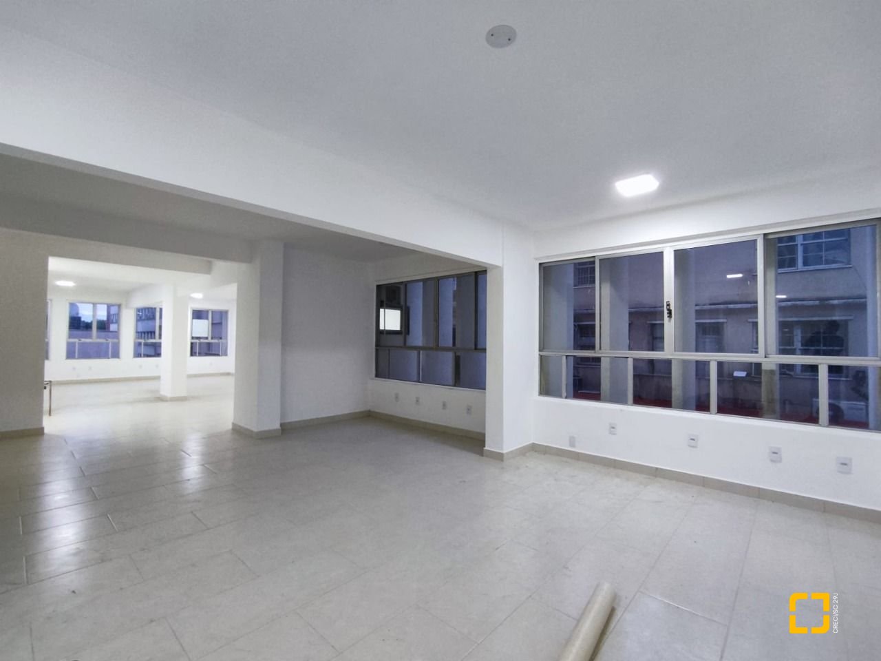 Sala com 203m², no bairro Centro em Florianópolis