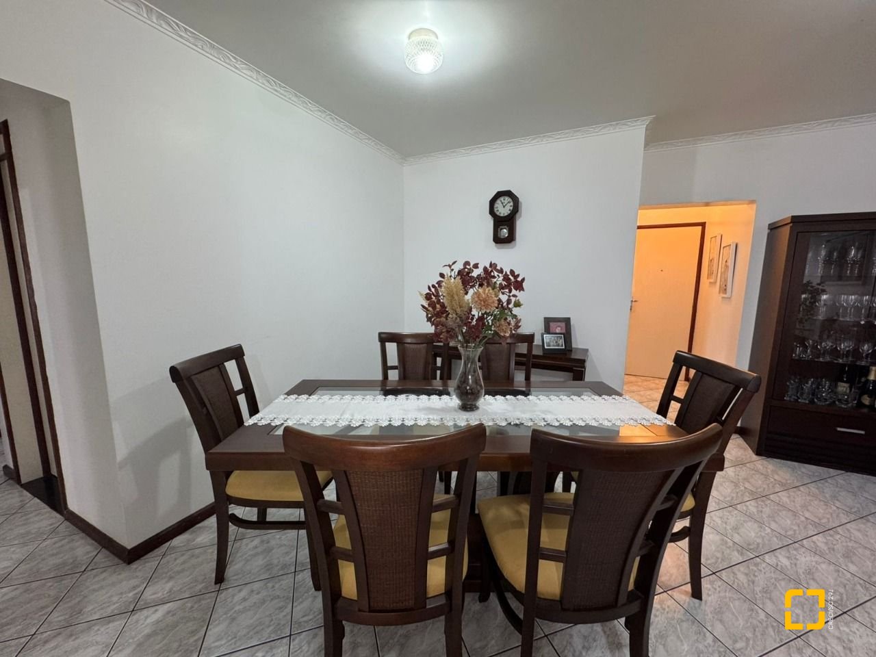 Apartamento com 108m², 5 quartos (sendo 1 suíte), 1 garagem, no bairro Bom Abrigo em Florianópolis