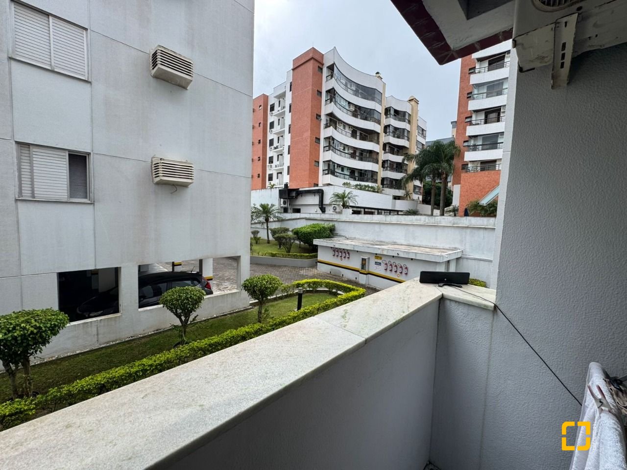 Apartamento com 108m², 5 quartos (sendo 1 suíte), 1 garagem, no bairro Bom Abrigo em Florianópolis