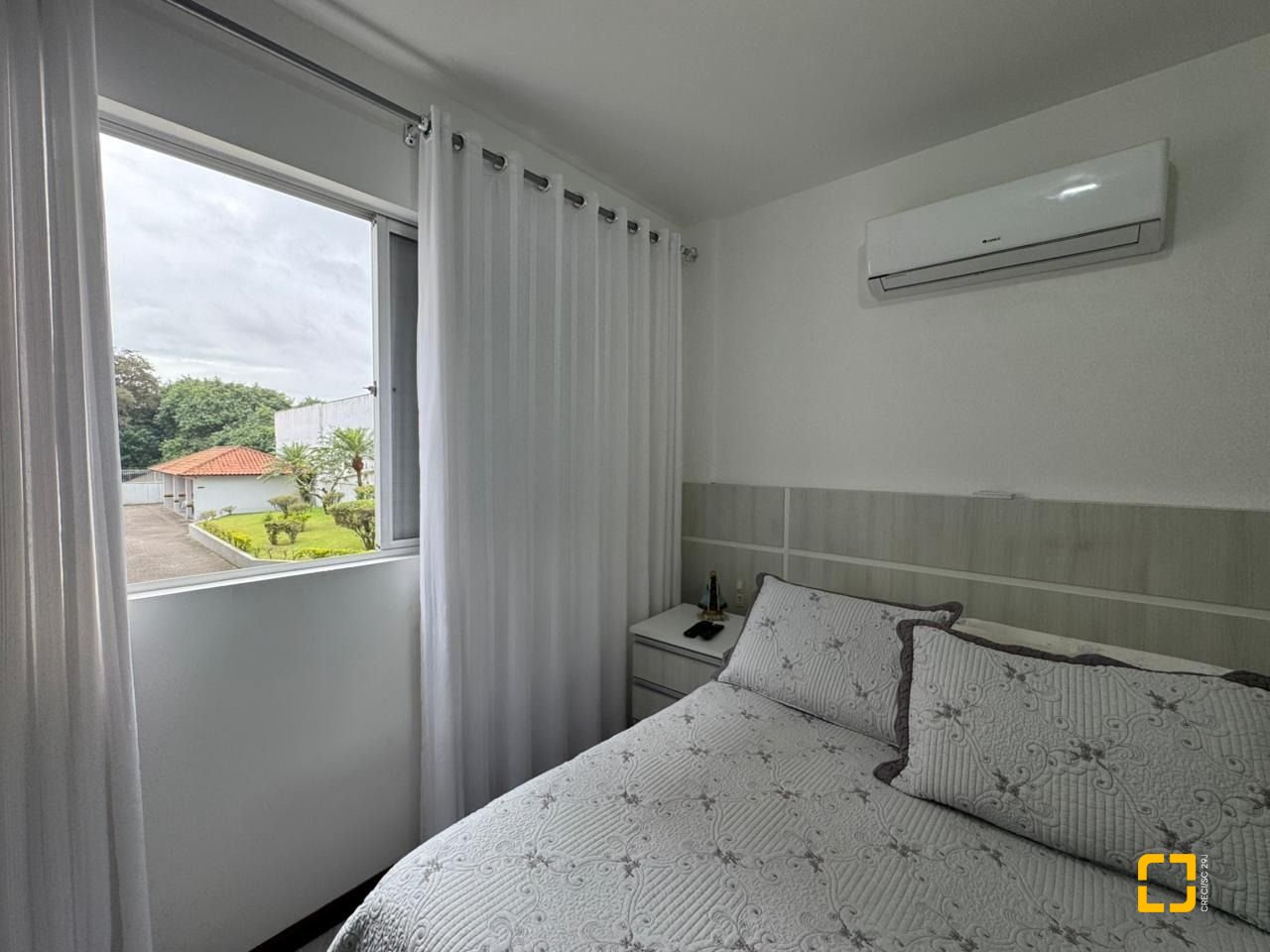 Apartamento com 108m², 5 quartos (sendo 1 suíte), 1 garagem, no bairro Bom Abrigo em Florianópolis