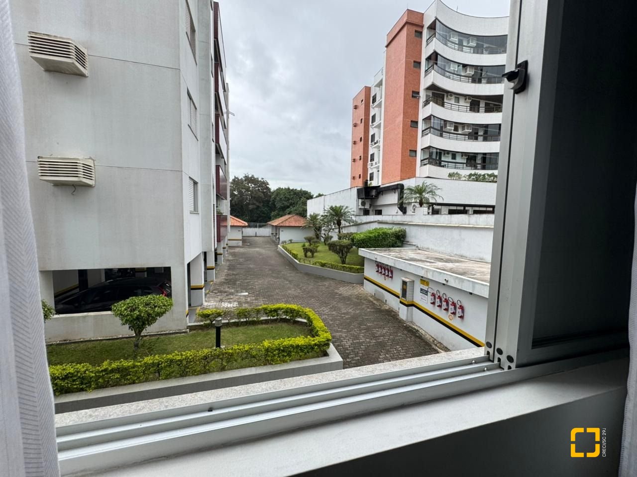 Apartamento com 108m², 5 quartos (sendo 1 suíte), 1 garagem, no bairro Bom Abrigo em Florianópolis