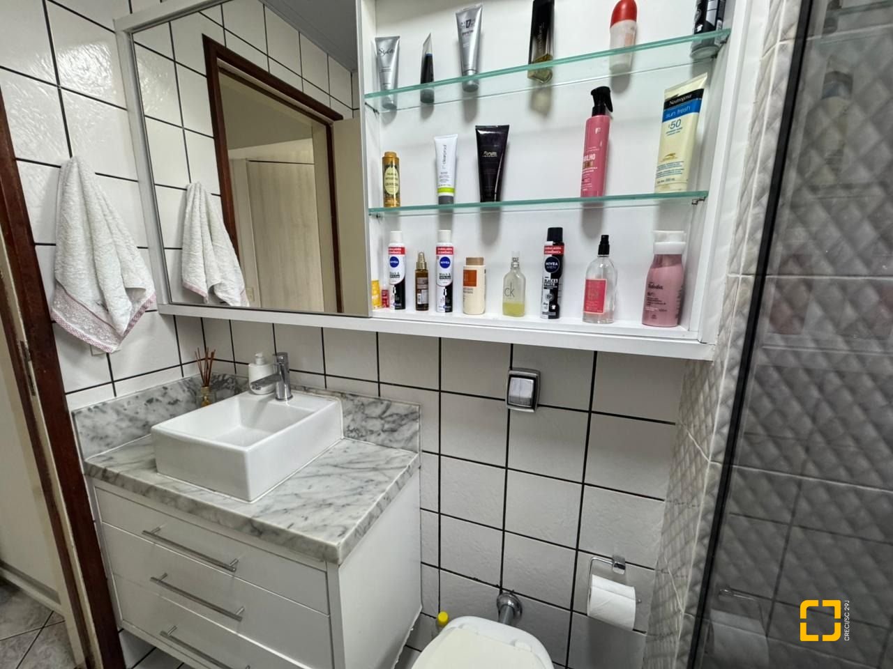 Apartamento com 108m², 5 quartos (sendo 1 suíte), 1 garagem, no bairro Bom Abrigo em Florianópolis