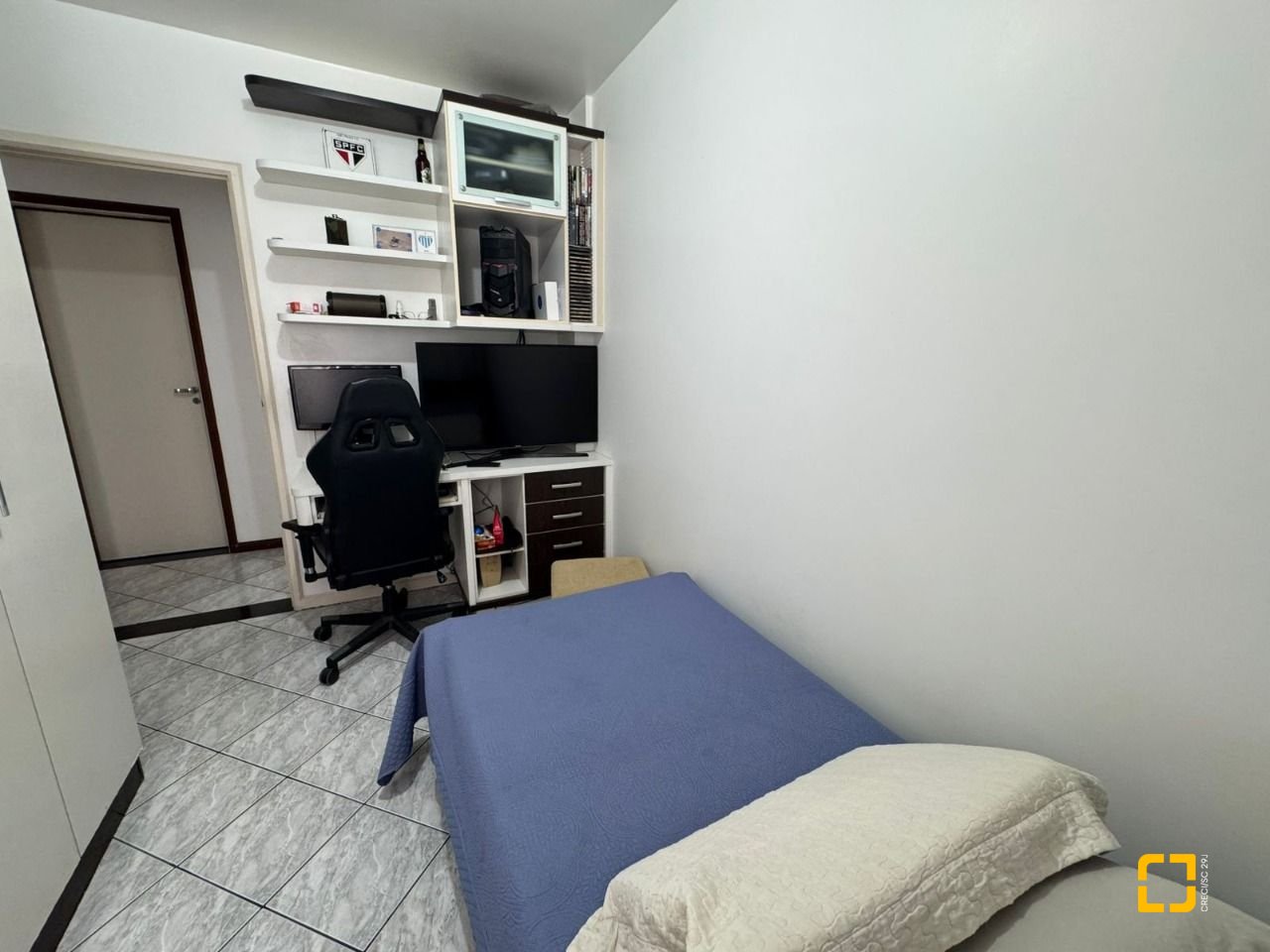 Apartamento com 108m², 5 quartos (sendo 1 suíte), 1 garagem, no bairro Bom Abrigo em Florianópolis